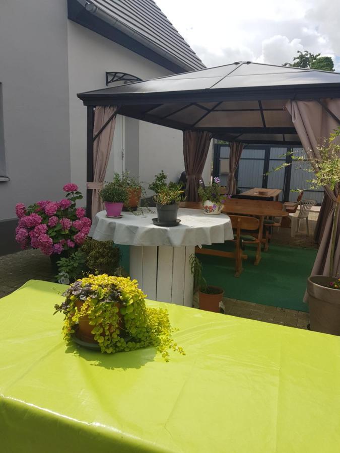 Gastehaus Nickolai Apartment Flomborn Luaran gambar