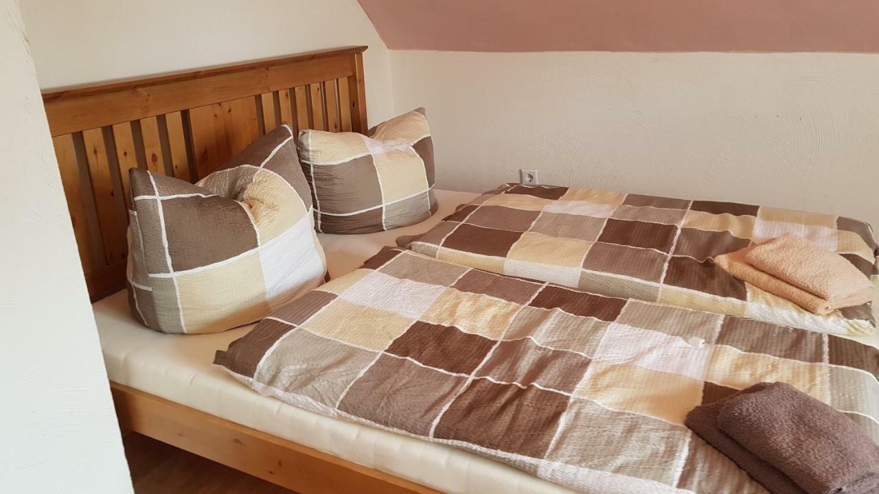 Gastehaus Nickolai Apartment Flomborn Luaran gambar