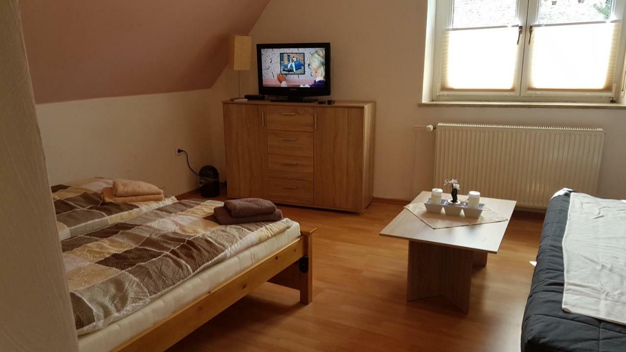 Gastehaus Nickolai Apartment Flomborn Luaran gambar